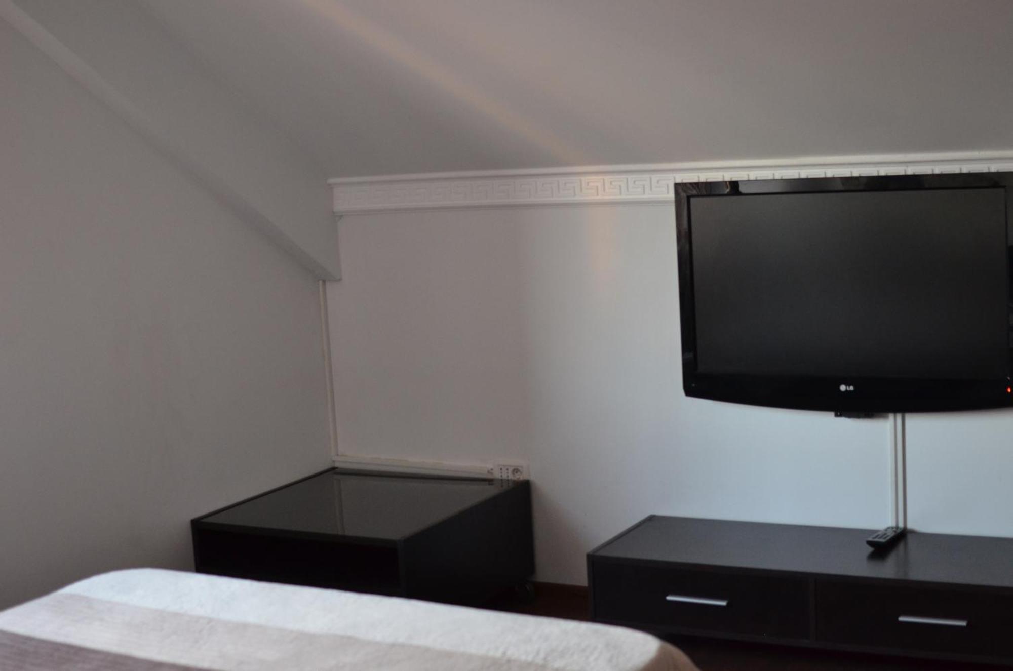 Bragadiru Vila Cu Trandafiri Cozy Apartments 2 Camere מראה חיצוני תמונה